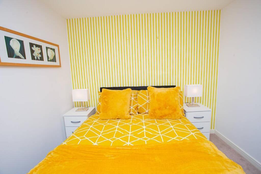 Mills Apartment - Two Bedroom En-Suite Apartment 北安普敦 外观 照片