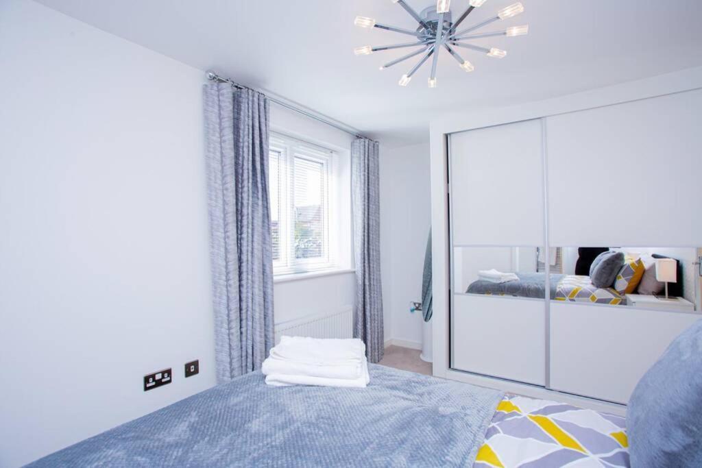 Mills Apartment - Two Bedroom En-Suite Apartment 北安普敦 外观 照片