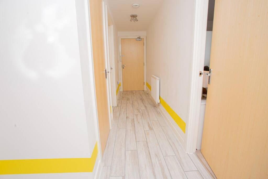 Mills Apartment - Two Bedroom En-Suite Apartment 北安普敦 外观 照片
