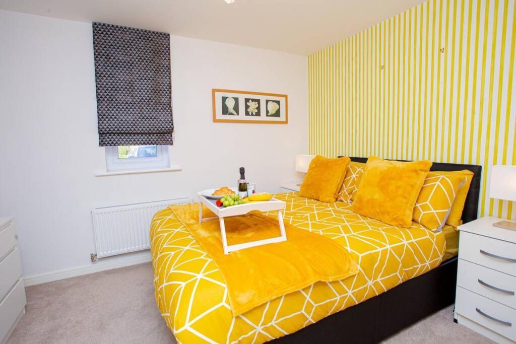 Mills Apartment - Two Bedroom En-Suite Apartment 北安普敦 外观 照片