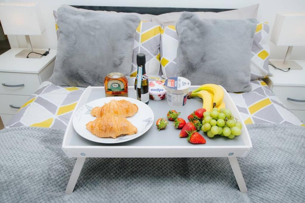 Mills Apartment - Two Bedroom En-Suite Apartment 北安普敦 外观 照片