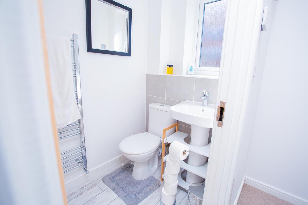 Mills Apartment - Two Bedroom En-Suite Apartment 北安普敦 外观 照片