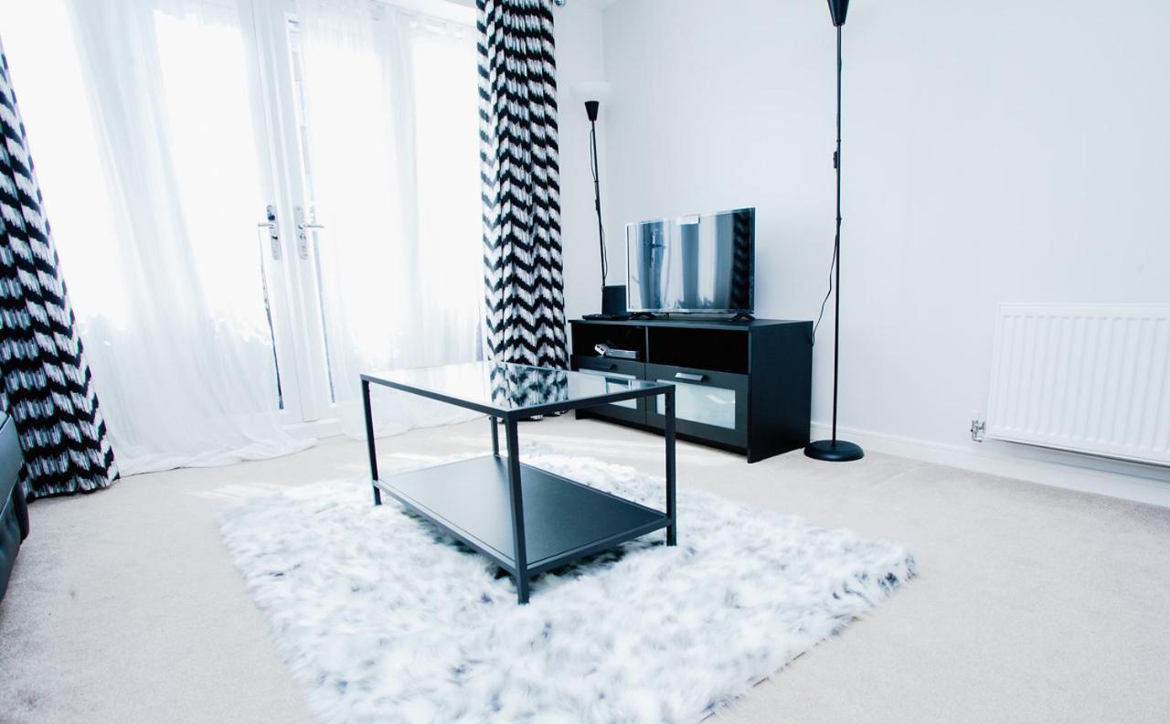 Mills Apartment - Two Bedroom En-Suite Apartment 北安普敦 外观 照片