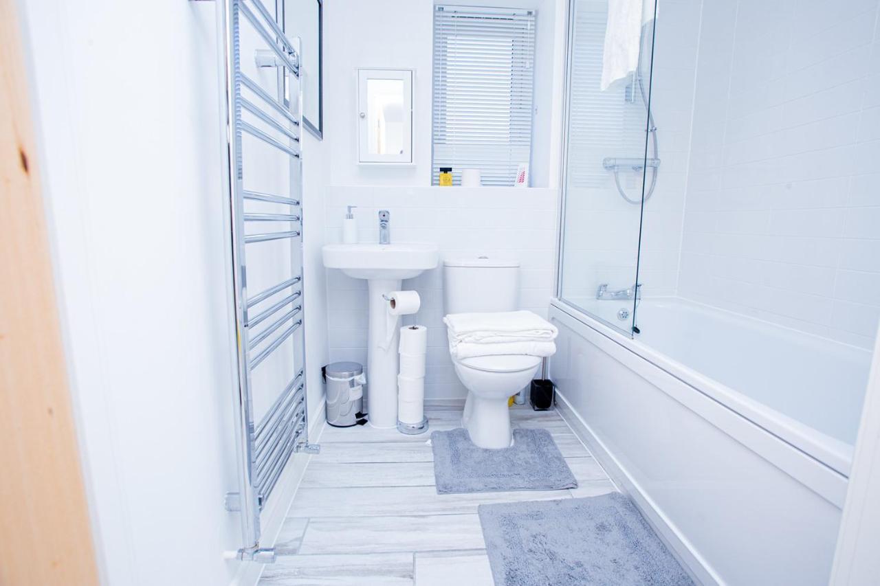 Mills Apartment - Two Bedroom En-Suite Apartment 北安普敦 外观 照片